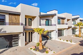 4 Mi to Sand Hollow State Park: Hurricane Townhome