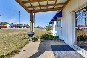 Walk to Lake: Fishing Retreat in Wewahitchka