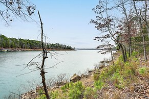 Lake Views & Golf Access at Secluded Drasco Lodge