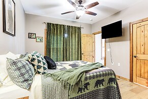 Lake Views & Golf Access at Secluded Drasco Lodge