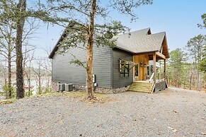 Lake Views & Golf Access at Secluded Drasco Lodge