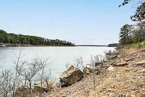 Lake Views & Golf Access at Secluded Drasco Lodge