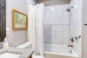 Lake Views & Golf Access at Secluded Drasco Lodge