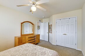 Pool & Lake Access: Family Getaway in Osage Beach