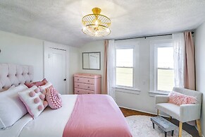 5 Mi to Marion Reservoir: Wizard of Oz-themed Home