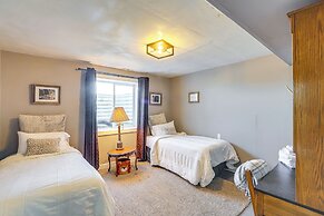 5 Mi to Marion Reservoir: Wizard of Oz-themed Home