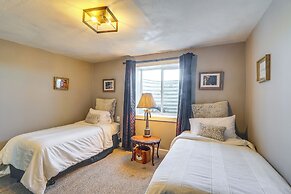 5 Mi to Marion Reservoir: Wizard of Oz-themed Home