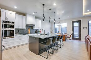 Near Hiking & Fishing: Hurricane Home w/ Hot Tub!