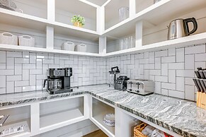 Near Hiking & Fishing: Hurricane Home w/ Hot Tub!