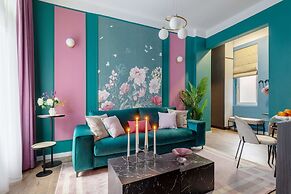 Elegant & Bright 2BR - Steps From Old Town