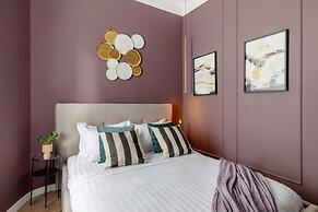 Elegant & Bright 2BR - Steps From Old Town