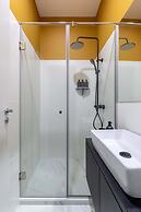 Elegant & Bright 2BR - Steps From Old Town