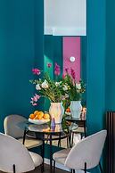 Elegant & Bright 2BR - Steps From Old Town