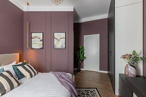 Elegant & Bright 2BR - Steps From Old Town