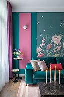 Elegant & Bright 2BR - Steps From Old Town