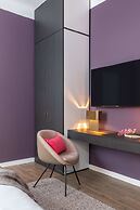 Elegant & Bright 2BR - Steps From Old Town