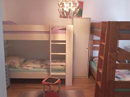 Charming 4-bedroom Apartment in Ludwigsburg With Central Heating