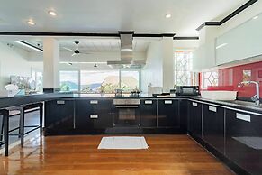 Luxurious 5-bedroom Pool Villa in Heart of Patong, Phuket