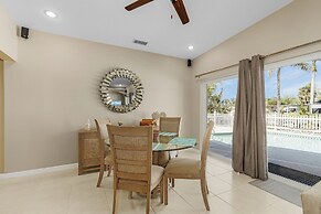 5535 Casa De Lujo: Heated Pool W/ Water Views 4 Bedroom Home