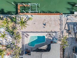 5535 Casa De Lujo: Heated Pool W/ Water Views 4 Bedroom Home