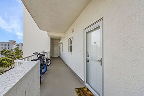 Casa Marina 432 Newly Remodeled, Water View 2 Bedroom Condo