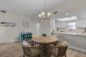 Casa Marina 432 Newly Remodeled, Water View 2 Bedroom Condo