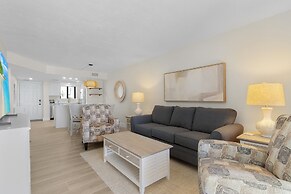 Seaside 209: Oceanview 2br/2ba Condo With Pool, Steps To Beach 2 Bedro