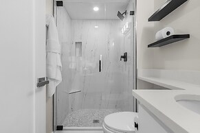 Seaside 209: Oceanview 2br/2ba Condo With Pool, Steps To Beach 2 Bedro