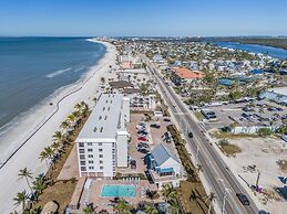 Seaside 209: Oceanview 2br/2ba Condo With Pool, Steps To Beach 2 Bedro