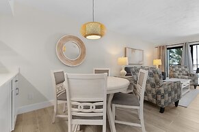 Seaside 209: Oceanview 2br/2ba Condo With Pool, Steps To Beach 2 Bedro