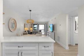 Seaside 209: Oceanview 2br/2ba Condo With Pool, Steps To Beach 2 Bedro