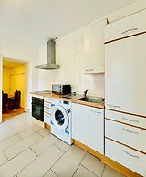 Cozy 2BR Apt Sleeps 6 Direct City Access