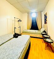Cozy 2BR Apt Sleeps 6 Direct City Access