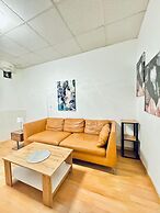 Cozy 2BR Apt Sleeps 6 Direct City Access