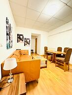 Cozy 2BR Apt Sleeps 6 Direct City Access