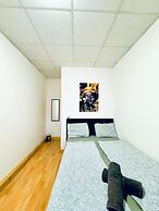 Cozy 2BR Apt Sleeps 6 Direct City Access