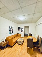 Cozy 2BR Apt Sleeps 6 Direct City Access