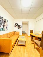 Cozy 2BR Apt Sleeps 6 Direct City Access