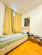 Cozy 2BR Apt Sleeps 6 Direct City Access