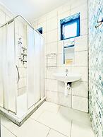 Cozy 2BR Apt Sleeps 6 Direct City Access