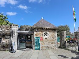 1 Tyn Y Gongl Cottage