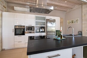 Villa Aurora Luxurius Living