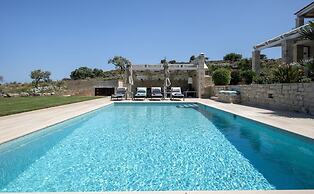 Villa Aurora Luxurius Living