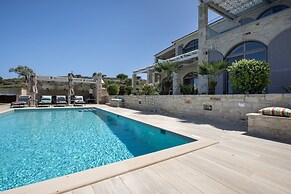 Villa Aurora Luxurius Living