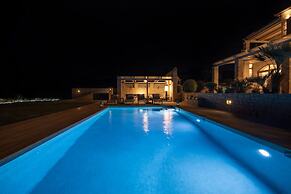 Villa Aurora Luxurius Living