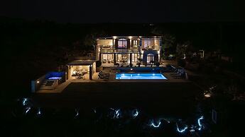 Villa Aurora Luxurius Living