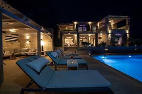 Villa Aurora Luxurius Living