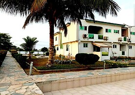 Lloyds Beach Resort & Hotel