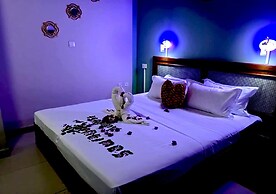 Lloyds Beach Resort & Hotel