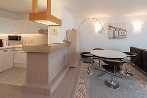 Apartment in Middelkerke With Sea View